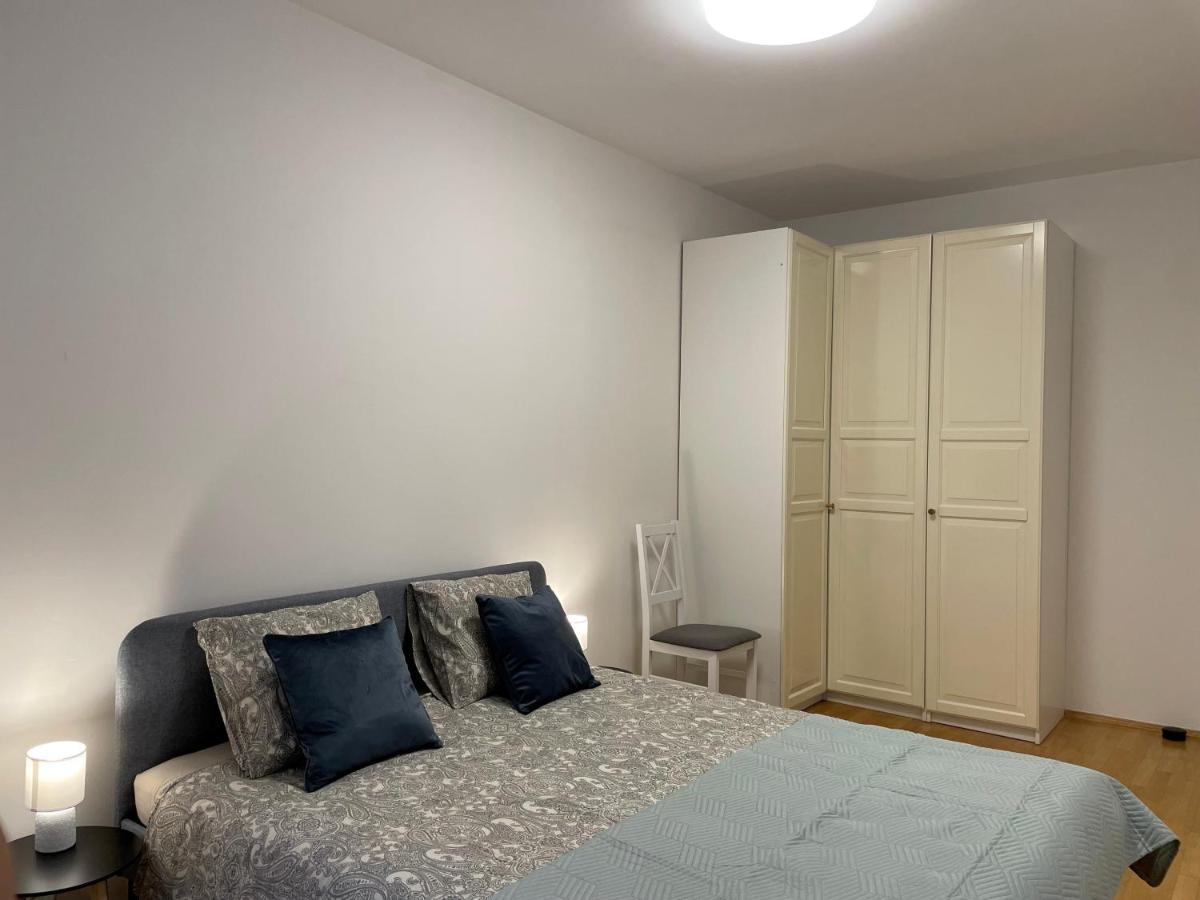 Apartament Przy Atrium Okolice Stacji Metra Rondo Onz Warsaw Exterior photo