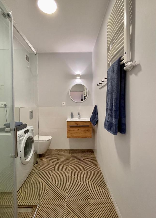 Apartament Przy Atrium Okolice Stacji Metra Rondo Onz Warsaw Exterior photo
