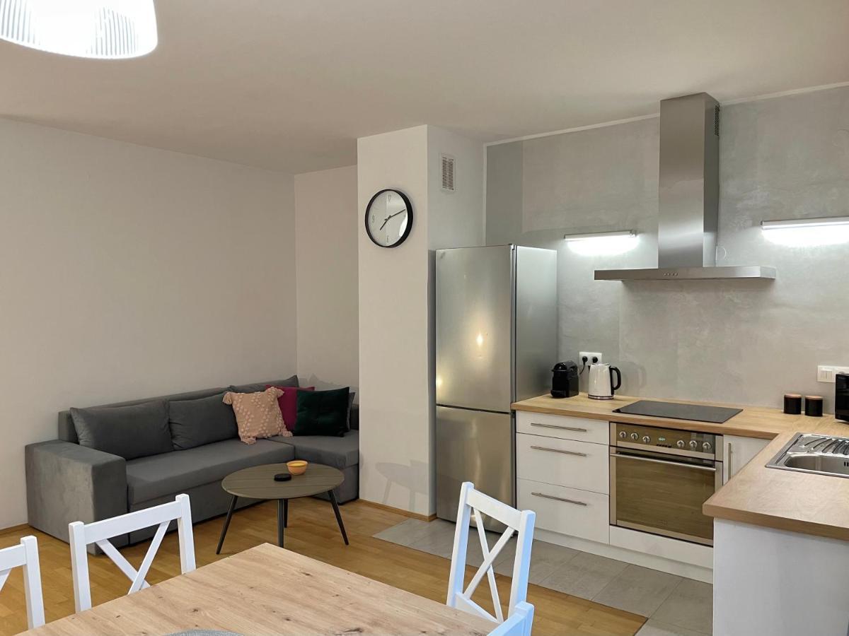 Apartament Przy Atrium Okolice Stacji Metra Rondo Onz Warsaw Exterior photo