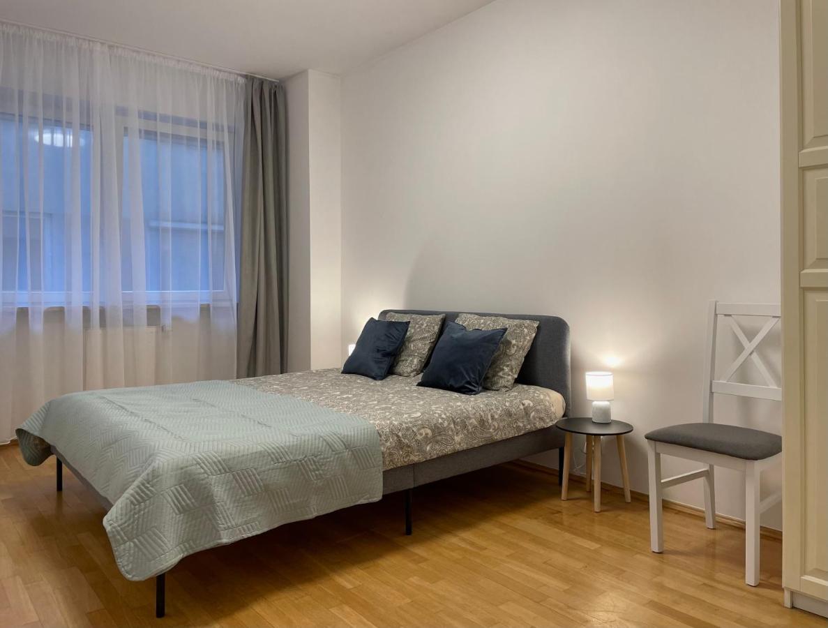 Apartament Przy Atrium Okolice Stacji Metra Rondo Onz Warsaw Exterior photo