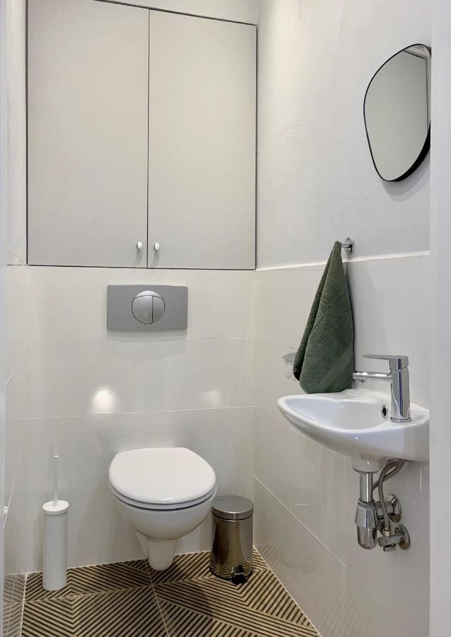 Apartament Przy Atrium Okolice Stacji Metra Rondo Onz Warsaw Exterior photo